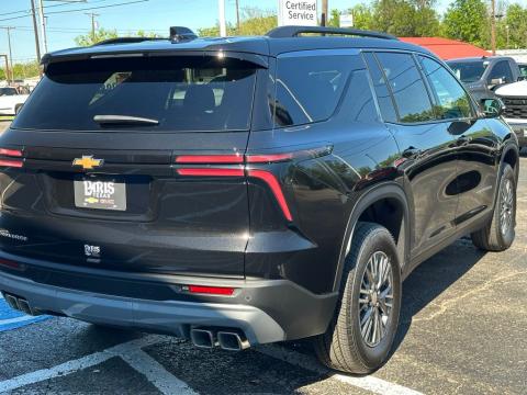 New Mosaic Black Metallic 2026 Chevrolet Traverse LT FWD - photo 6 - Stock #260778