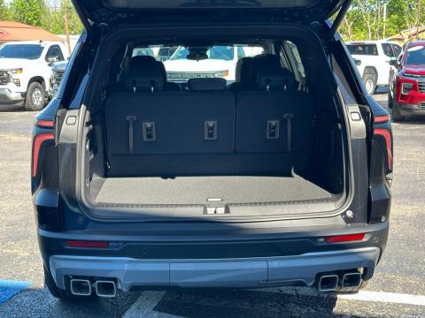 New Mosaic Black Metallic 2026 Chevrolet Traverse LT FWD - photo 8 - Stock #260778