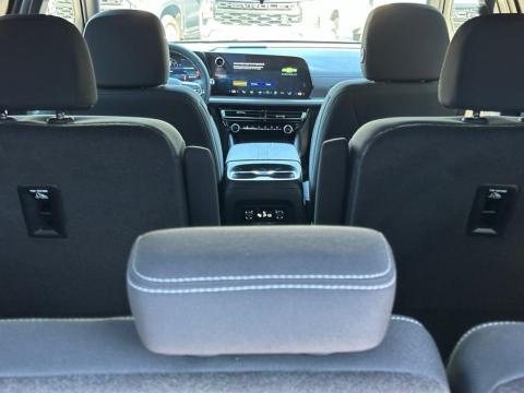 New Mosaic Black Metallic 2026 Chevrolet Traverse LT FWD - photo 9 - Stock #260778