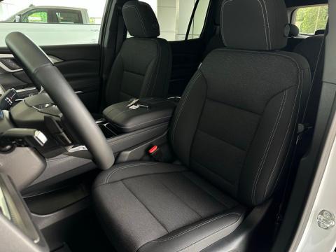 New Summit White 2026 Chevrolet Traverse LT FWD - photo 13 - Stock #260855