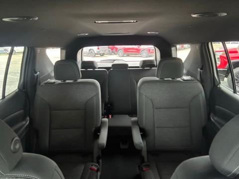 New Summit White 2026 Chevrolet Traverse LT FWD - photo 26 - Stock #260855