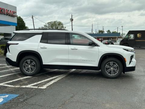New Summit White 2026 Chevrolet Traverse LT FWD - photo 4 - Stock #260855