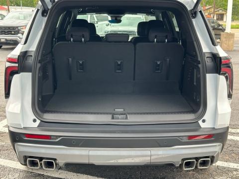New Summit White 2026 Chevrolet Traverse LT FWD - photo 8 - Stock #260855