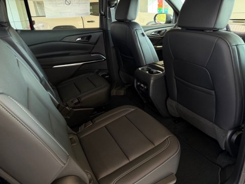 New Trillium Green Metallic 2027 Chevrolet Traverse LT FWD - photo 18 - Stock #270032