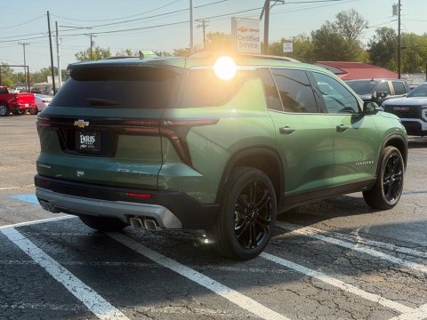 New Trillium Green Metallic 2027 Chevrolet Traverse LT FWD - photo 6 - Stock #270032