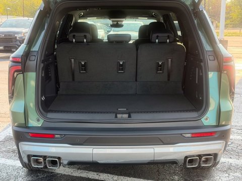 New Trillium Green Metallic 2027 Chevrolet Traverse LT FWD - photo 8 - Stock #270032