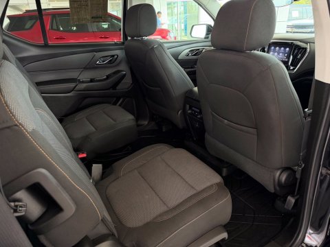Pre-Owned Mosaic Black Metallic 2021 Chevrolet Traverse LT FWD - photo 19 - Stock #261320A