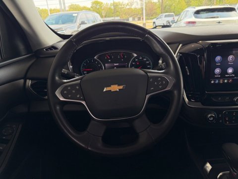Pre-Owned Mosaic Black Metallic 2021 Chevrolet Traverse LT FWD - photo 20 - Stock #261320A