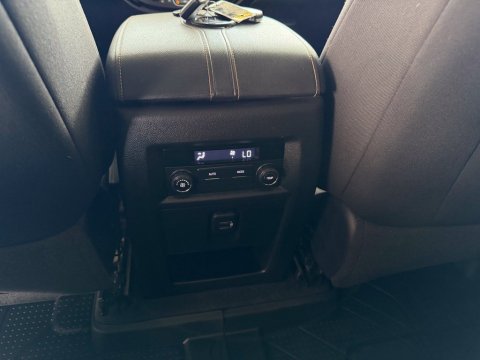 Pre-Owned Mosaic Black Metallic 2021 Chevrolet Traverse LT FWD - photo 23 - Stock #261320A