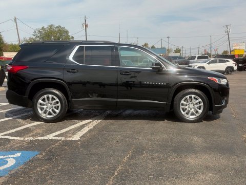 Pre-Owned Mosaic Black Metallic 2021 Chevrolet Traverse LT FWD - photo 4 - Stock #261320A