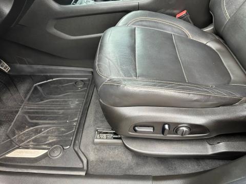 Pre-Owned Mosaic Black Metallic 2021 Chevrolet Traverse LT Leather FWD - photo 14 - Stock #X2463