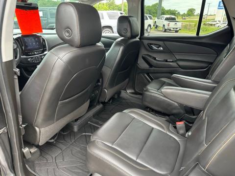 Pre-Owned Mosaic Black Metallic 2021 Chevrolet Traverse LT Leather FWD - photo 17 - Stock #X2463