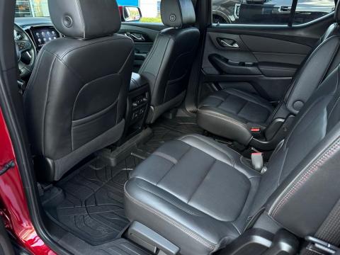 Pre-Owned Radiant Red Tintcoat 2023 Chevrolet Traverse RS FWD - photo 16 - Stock #260758A