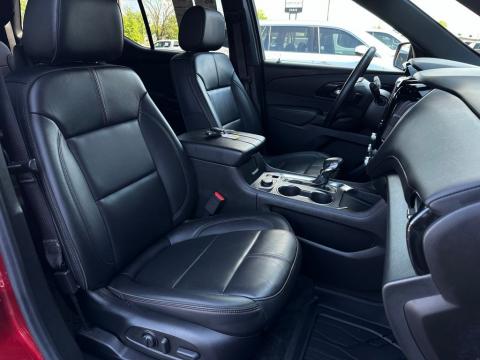 Pre-Owned Radiant Red Tintcoat 2023 Chevrolet Traverse RS FWD - photo 18 - Stock #260758A