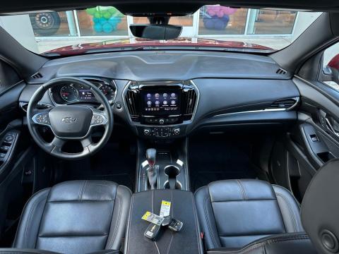Pre-Owned Radiant Red Tintcoat 2023 Chevrolet Traverse RS FWD - photo 21 - Stock #260758A