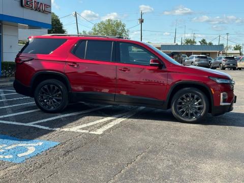 Pre-Owned Radiant Red Tintcoat 2023 Chevrolet Traverse RS FWD - photo 4 - Stock #260758A