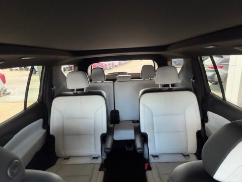 Certified Pre-Owned Iridescent Pearl Tricoat 2025 Chevrolet Traverse High Country FWD - photo 26 - Stock #261264A