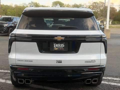 Certified Pre-Owned Iridescent Pearl Tricoat 2025 Chevrolet Traverse High Country FWD - photo 5 - Stock #261264A