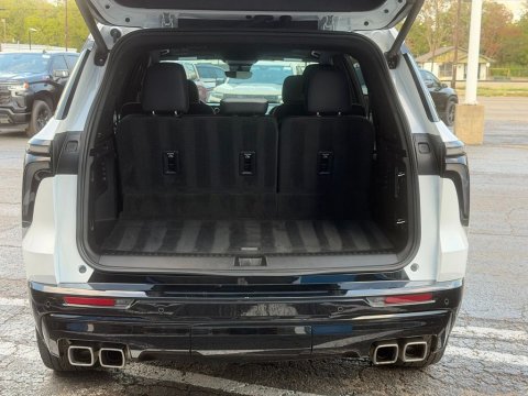 Certified Pre-Owned Iridescent Pearl Tricoat 2025 Chevrolet Traverse High Country FWD - photo 8 - Stock #261264A