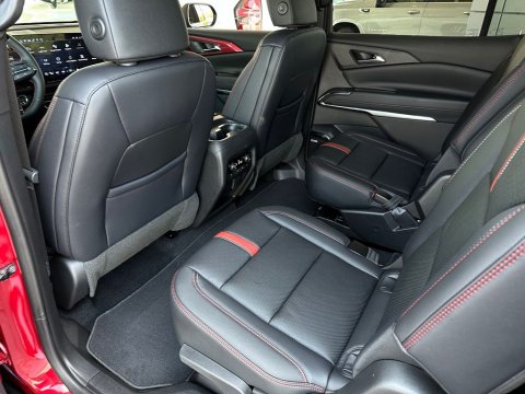 New Radiant Red Tintcoat 2026 Chevrolet Traverse RS FWD - photo 15 - Stock #261093