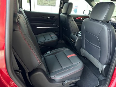 New Radiant Red Tintcoat 2026 Chevrolet Traverse RS FWD - photo 18 - Stock #261093