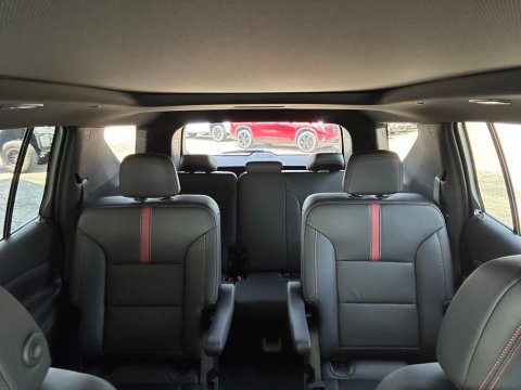 New Radiant Red Tintcoat 2026 Chevrolet Traverse RS FWD - photo 26 - Stock #261093