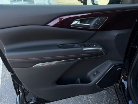 New Mosaic Black Metallic 2027 Chevrolet Traverse RS FWD - photo 11 - Stock #270031