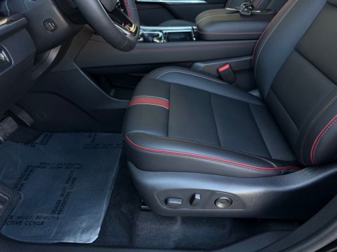 New Mosaic Black Metallic 2027 Chevrolet Traverse RS FWD - photo 12 - Stock #270031