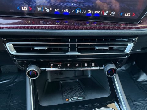 New Mosaic Black Metallic 2027 Chevrolet Traverse RS FWD - photo 25 - Stock #270031