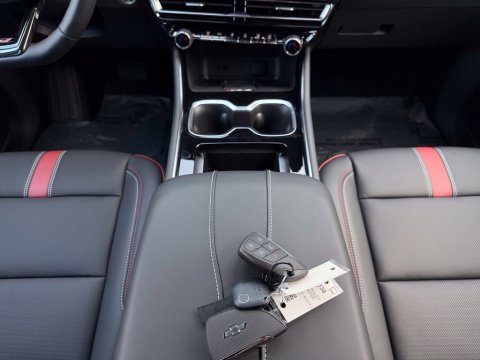 New Mosaic Black Metallic 2027 Chevrolet Traverse RS FWD - photo 21 - Stock #270038