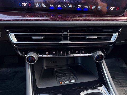 New Mosaic Black Metallic 2027 Chevrolet Traverse RS FWD - photo 25 - Stock #270038