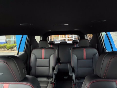 New Mosaic Black Metallic 2027 Chevrolet Traverse RS FWD - photo 26 - Stock #270038