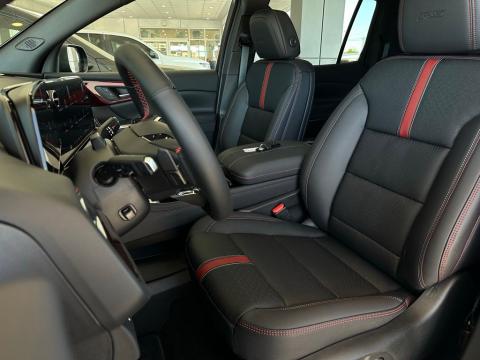 New Mosaic Black Metallic 2026 Chevrolet Traverse RS FWD - photo 13 - Stock #260819