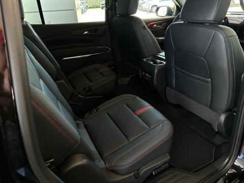 New Mosaic Black Metallic 2026 Chevrolet Traverse RS FWD - photo 18 - Stock #260819