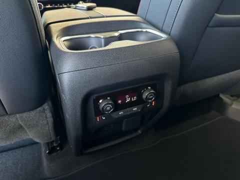 New Mosaic Black Metallic 2026 Chevrolet Traverse RS FWD - photo 22 - Stock #260819