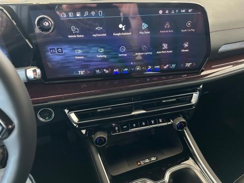 New Mosaic Black Metallic 2026 Chevrolet Traverse RS FWD - photo 24 - Stock #260819