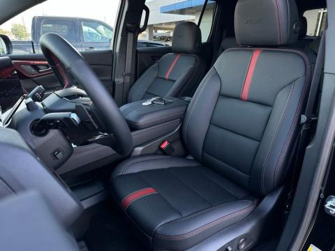 New Mosaic Black Metallic 2026 Chevrolet Traverse RS FWD - photo 13 - Stock #260868