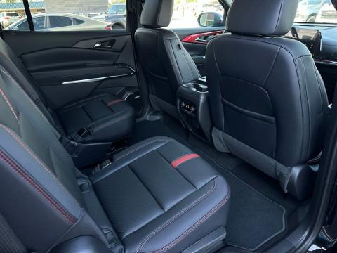 New Mosaic Black Metallic 2026 Chevrolet Traverse RS FWD - photo 18 - Stock #260868