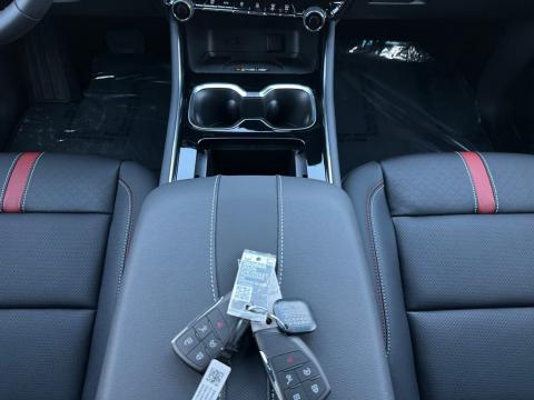 New Mosaic Black Metallic 2026 Chevrolet Traverse RS FWD - photo 21 - Stock #260868