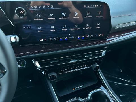 New Mosaic Black Metallic 2026 Chevrolet Traverse RS FWD - photo 24 - Stock #260868