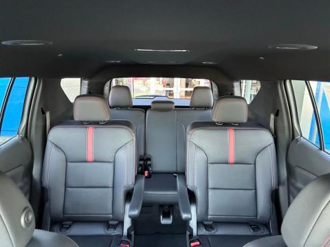New Mosaic Black Metallic 2026 Chevrolet Traverse RS FWD - photo 26 - Stock #260868