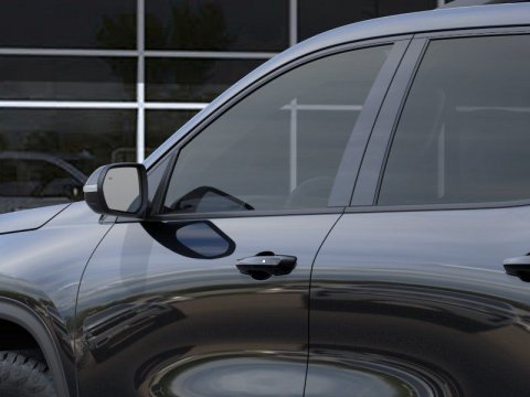 New Mosaic Black Metallic 2026 Chevrolet Traverse Z71 AWD - photo 12 - Stock #261240