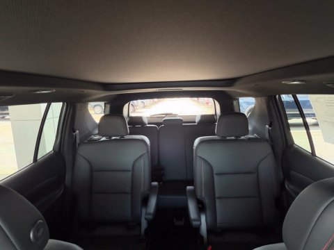 New Mosaic Black Metallic 2026 Chevrolet Traverse Z71 AWD - photo 27 - Stock #261240