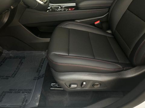 New Polar White Tricoat 2026 Chevrolet Traverse Z71 AWD - photo 12 - Stock #260781