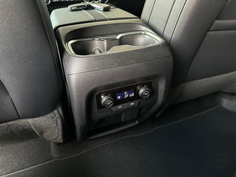 New Polar White Tricoat 2026 Chevrolet Traverse Z71 AWD - photo 22 - Stock #260781