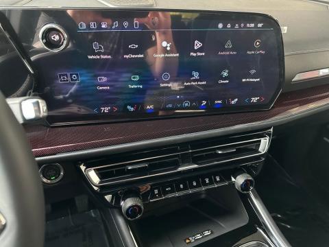 New Polar White Tricoat 2026 Chevrolet Traverse Z71 AWD - photo 24 - Stock #260781