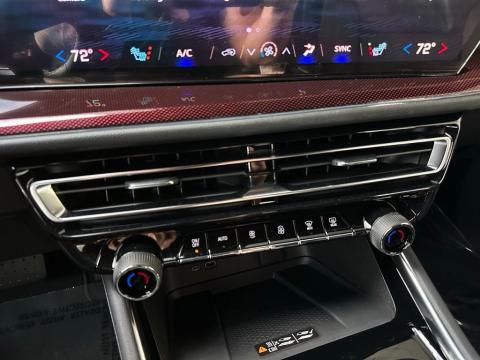 New Polar White Tricoat 2026 Chevrolet Traverse Z71 AWD - photo 25 - Stock #260781