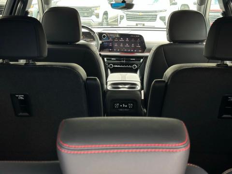 New Polar White Tricoat 2026 Chevrolet Traverse Z71 AWD - photo 9 - Stock #260781