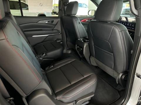 New Sterling Gray Metallic 2026 Chevrolet Traverse Z71 AWD - photo 18 - Stock #260788