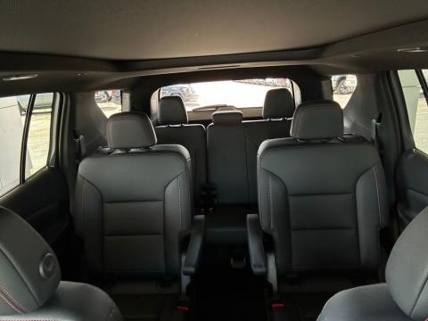 New Sterling Gray Metallic 2026 Chevrolet Traverse Z71 AWD - photo 26 - Stock #260788